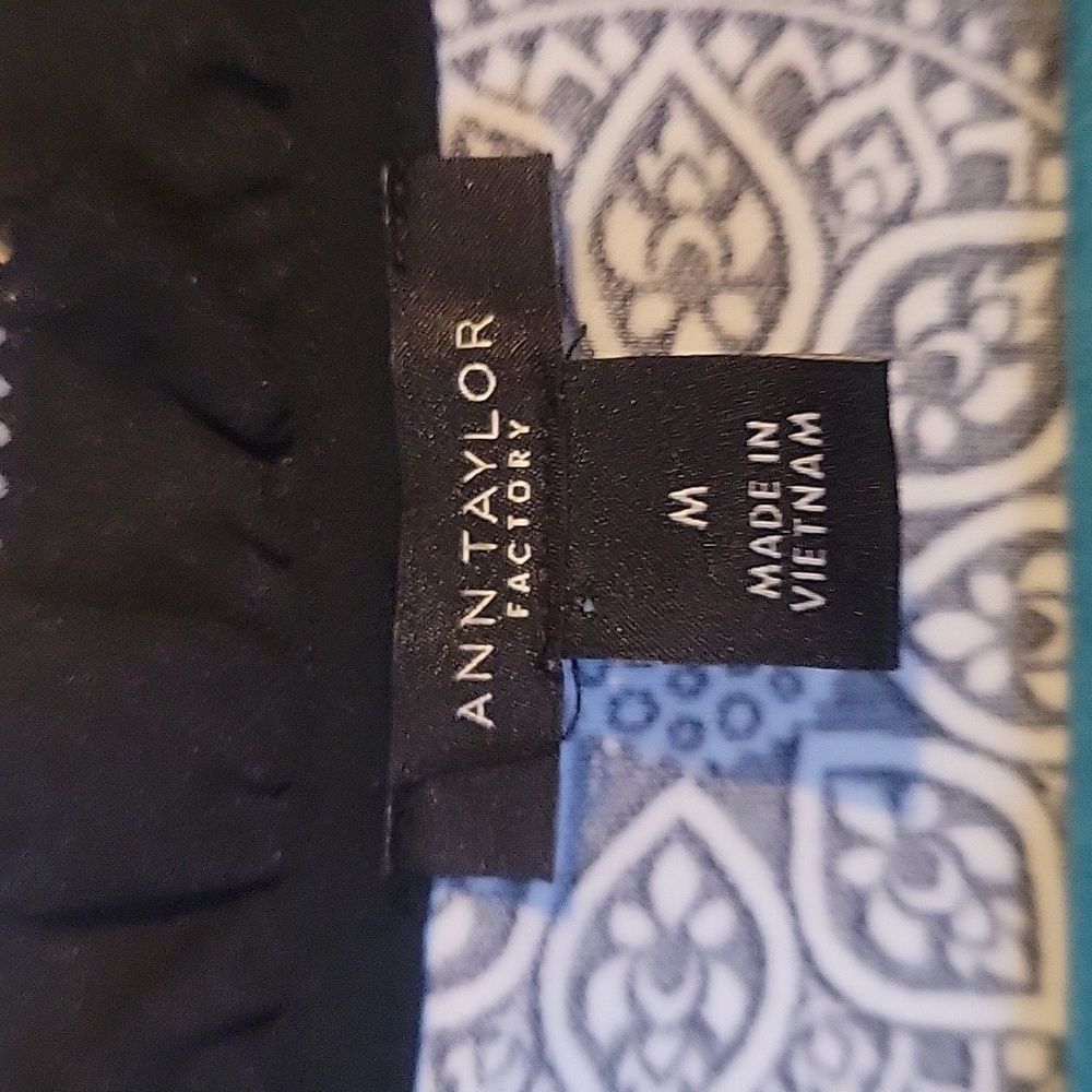 Ann Taylor Factory Black and Gray Circle Pattern Blouse - Picture 2 of 7